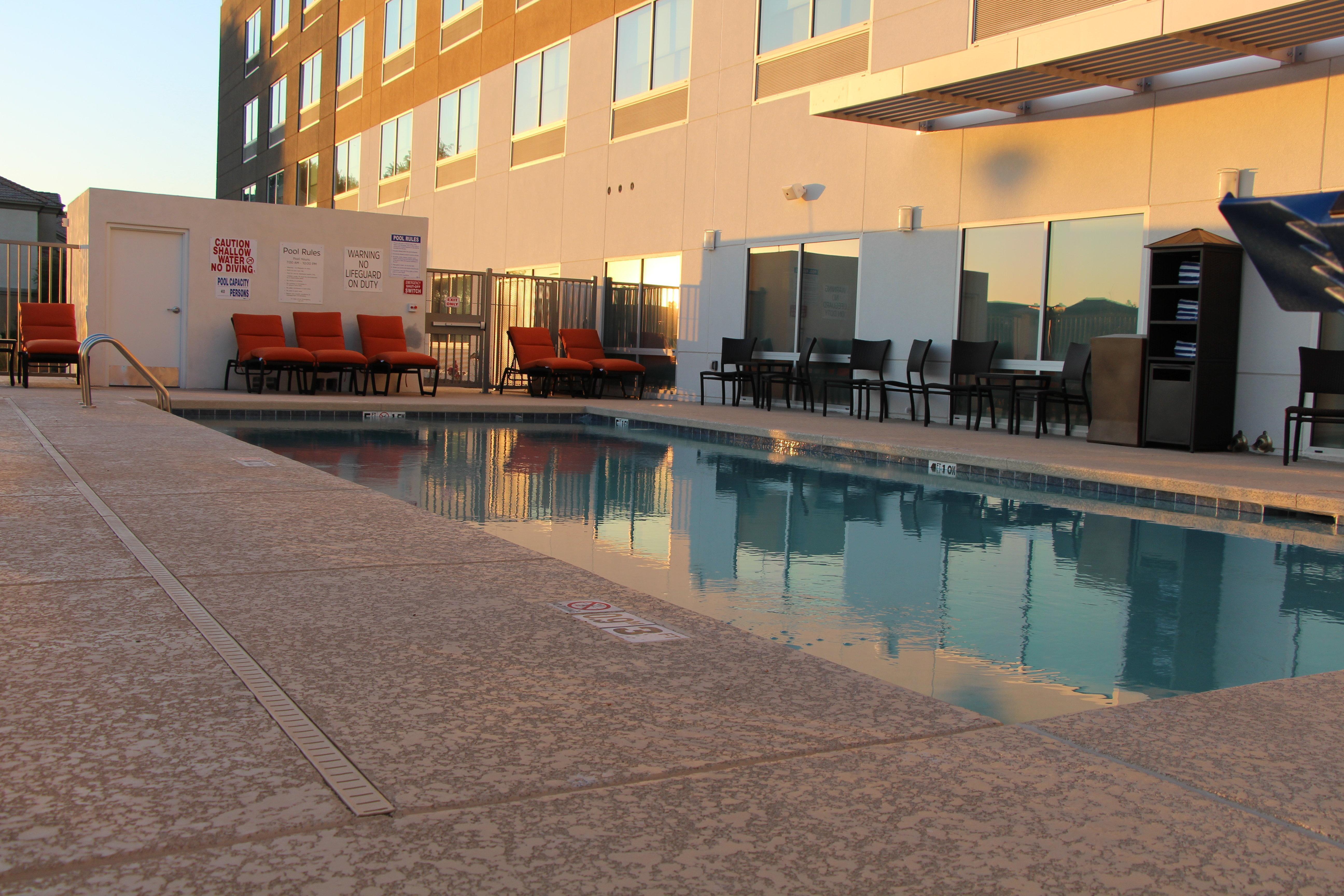 Holiday Inn Express & Suites - Phoenix - Airport North By Ihg Exteriör bild